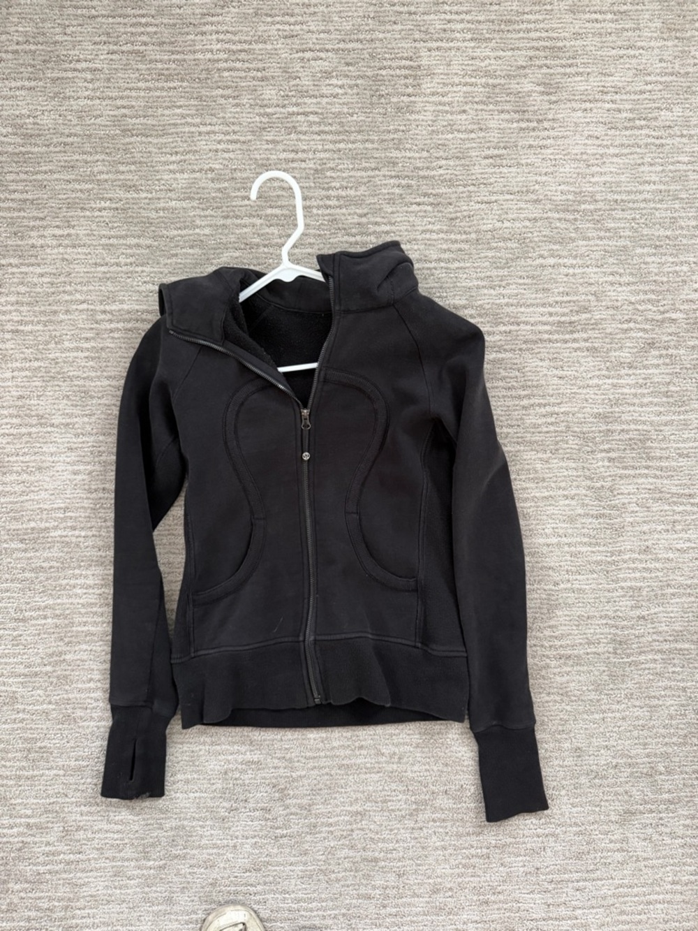Lululemon scuba hoodie, size 6 Black